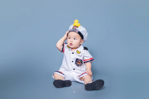 广州借卵试管代怀包男孩宝宝手心脚心烫